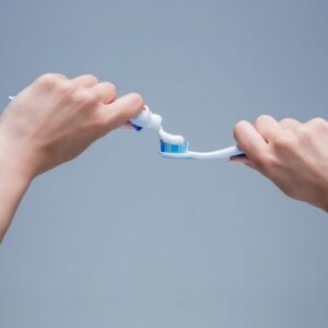 cepillarse los dientes con ortodoncia